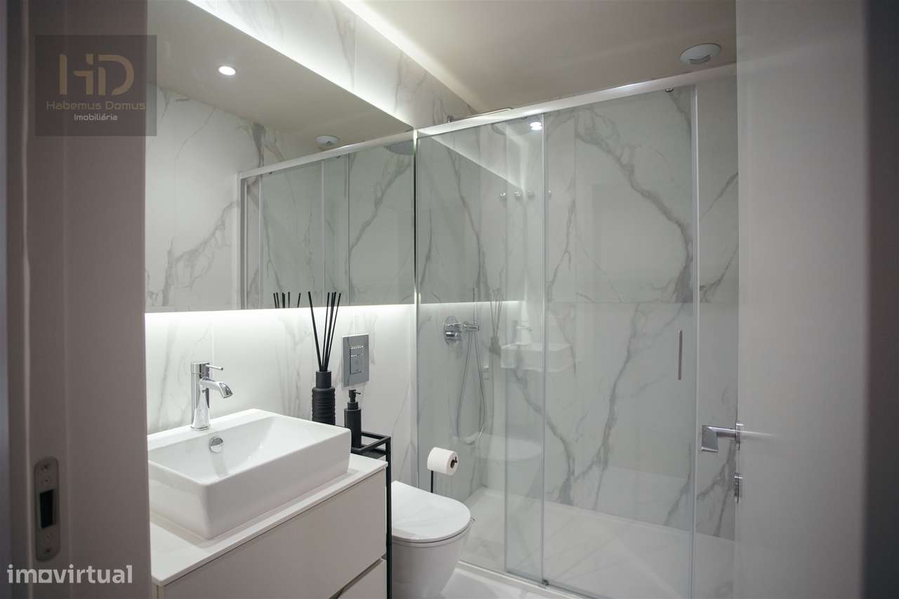 Apartamento T4 com vistas de mar e rio-9