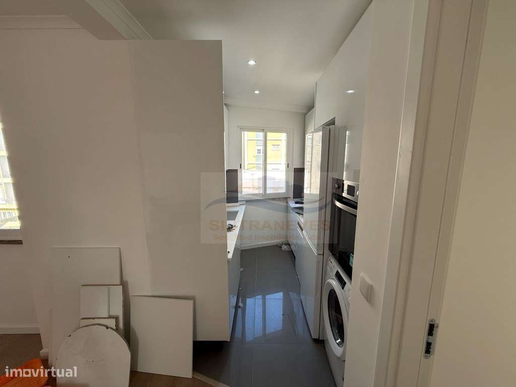 Apartamento T3 Fantástico e Totalmente Remodelado ao Pé da Igreja P...-20