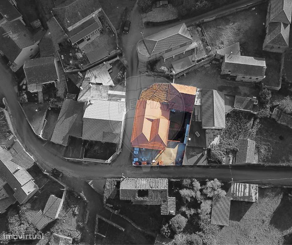 Moradia T1 para venda - Grande imagem: 2/35