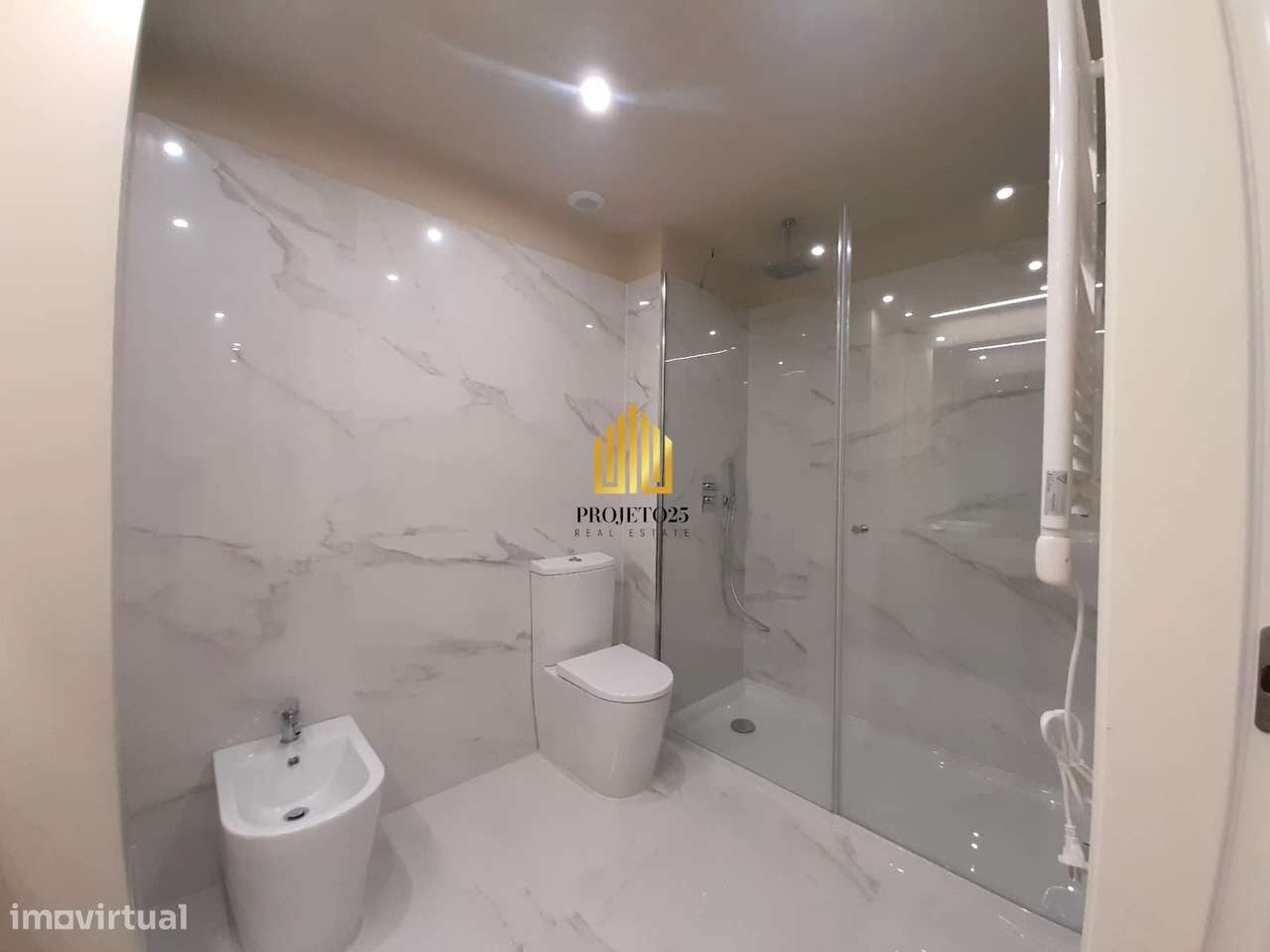 T3 NOVO de Luxo com área bruta de 170m2, junto ao centro e ao Metro!-26