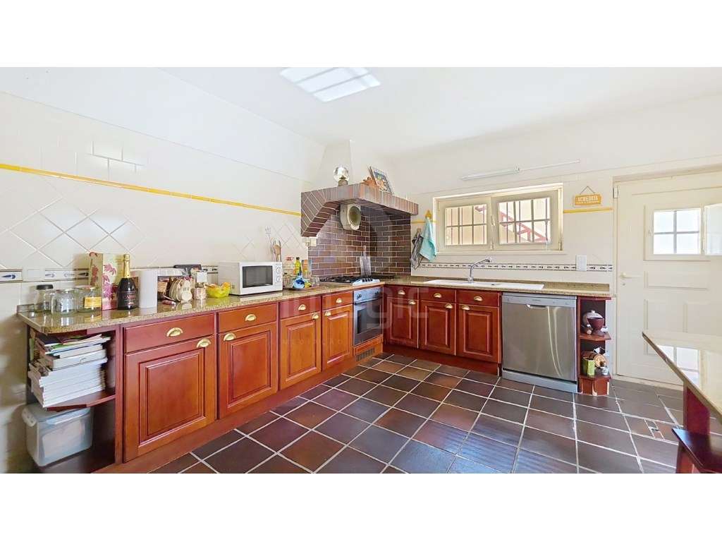 Moradia T4 isolada, usada, Encarnação - Mafra-42