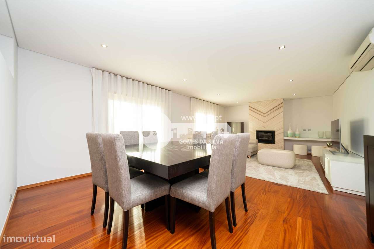 Exclusiva Moradia T4 Térrea com Piscina em Adaúfe, Braga - Grande imagem: 2/46