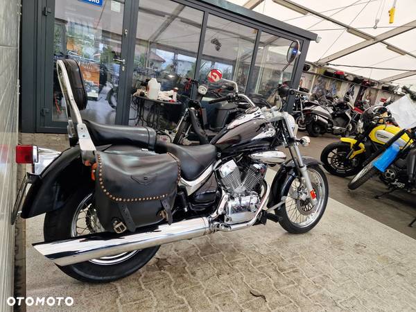 Suzuki Intruder - 19