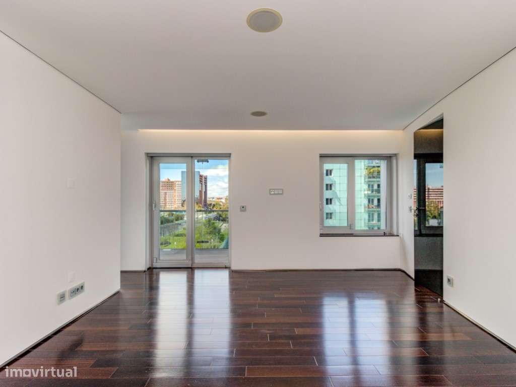 Apartamento T5 + 1 no Condomínio Jardins São Lourenço - Lisboa-10