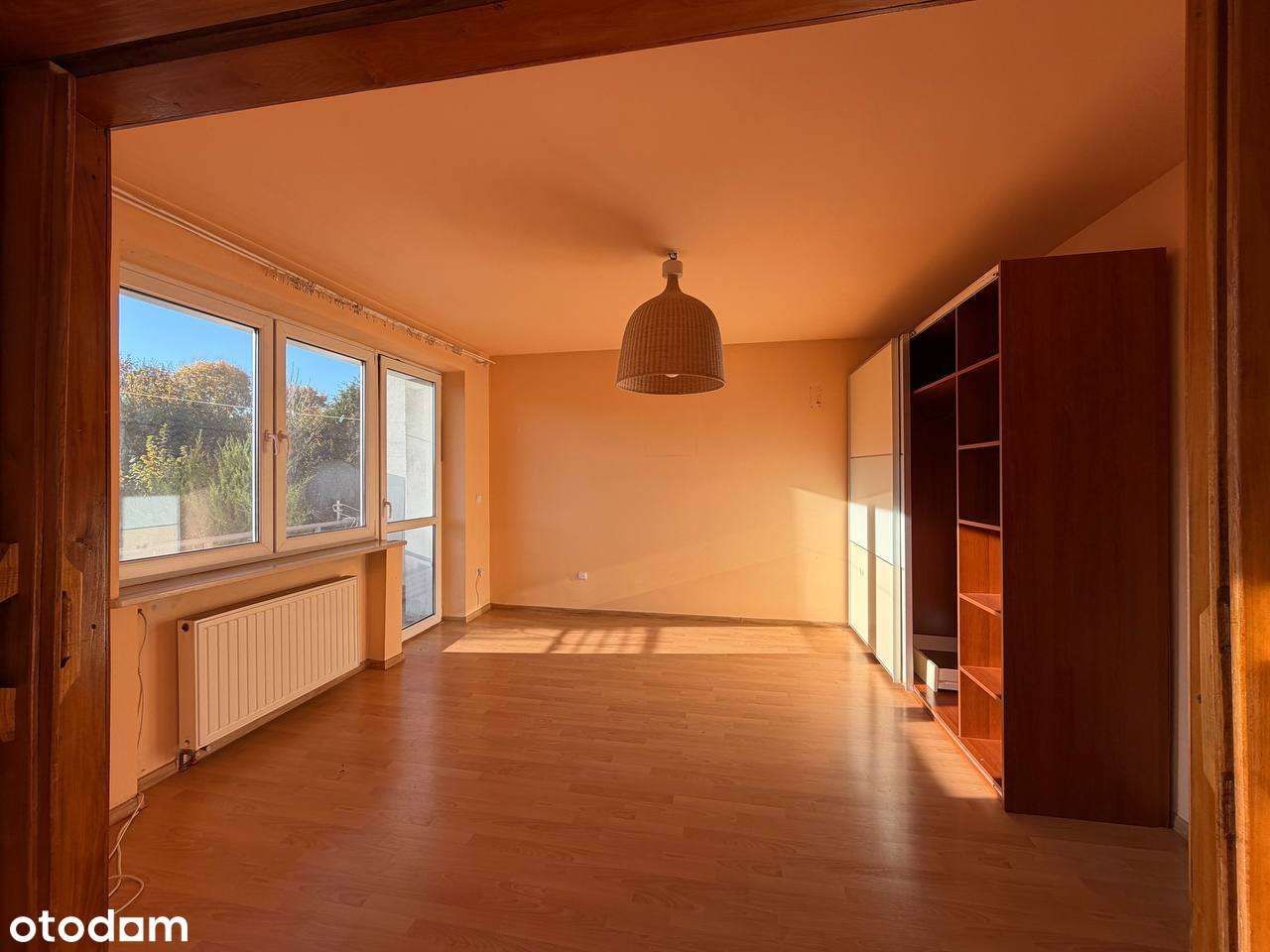 Na sprzedaż połowa domu z dwoma niezależnymi kondygnacjami + Garaż-4