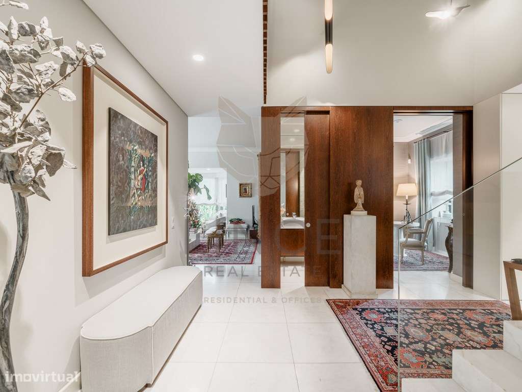 Moradia T5 com jardim e piscina no Restelo - Grande imagem: 5/28