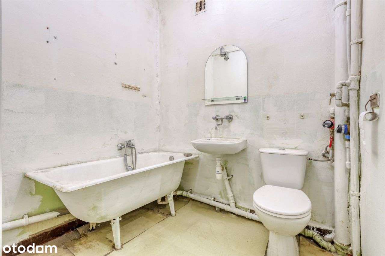 Przestronna Kawalerka na granicy Śródmieścia.-5