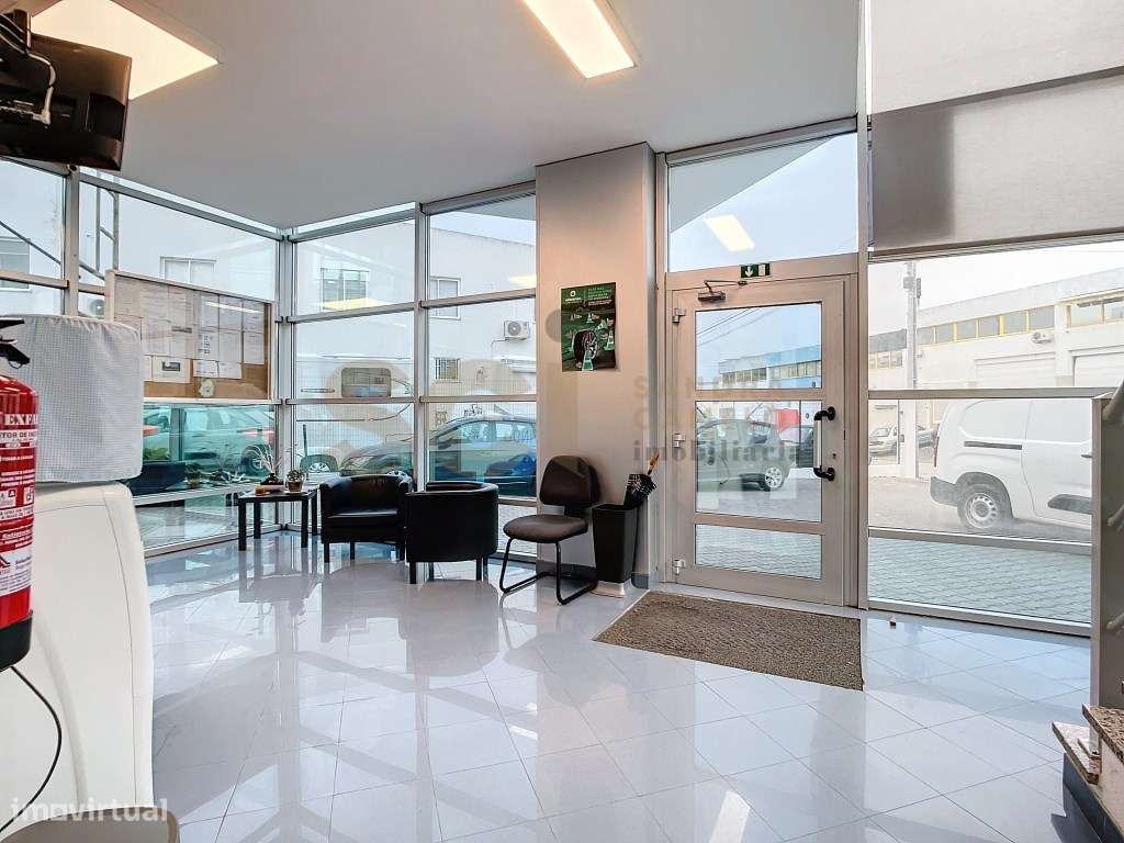 Armazém Industrial | Santa Marta do Pinhal | 1089 m2 Área - Grande imagem: 5/55