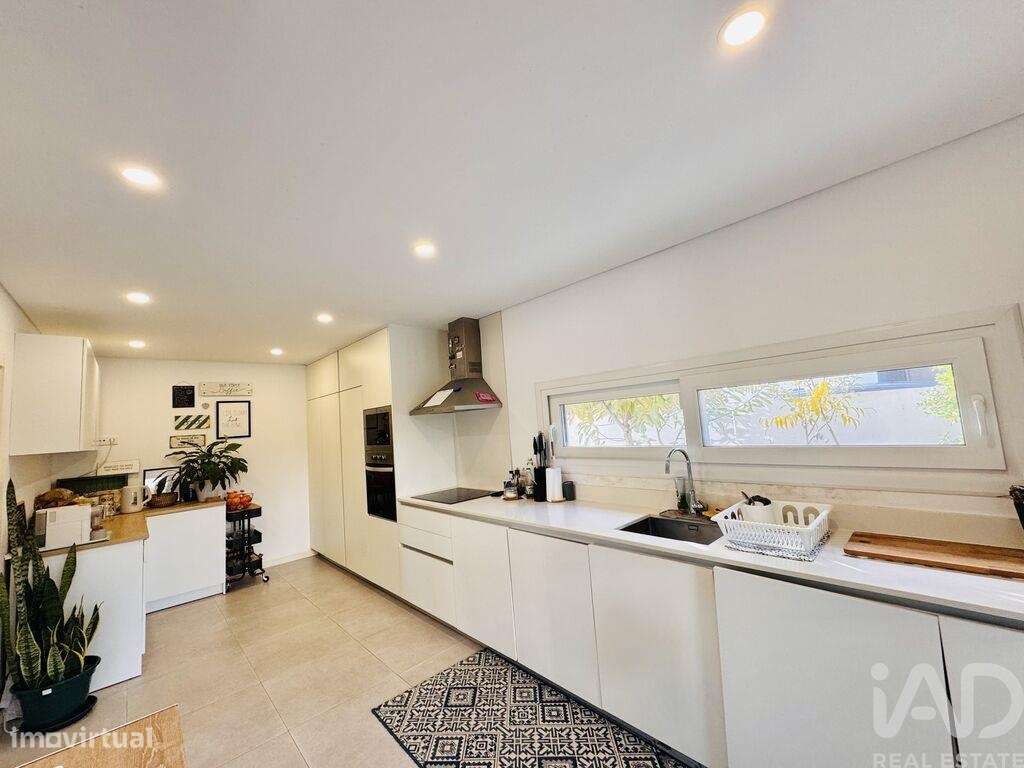 Casa / Villa T3 em Fernão Ferro de 170,00 m2 - Grande imagem: 5/23