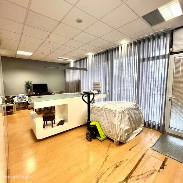 Loja para vender em São João da Madeira-4