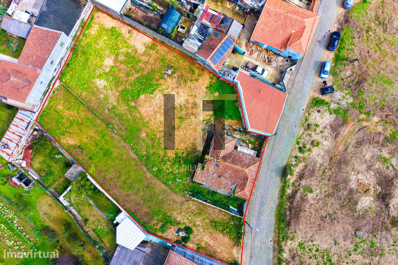 Oportunidade Única em Moreira: Moradia Térrea 4 frentes com Grande T - Grande imagem: 2/21
