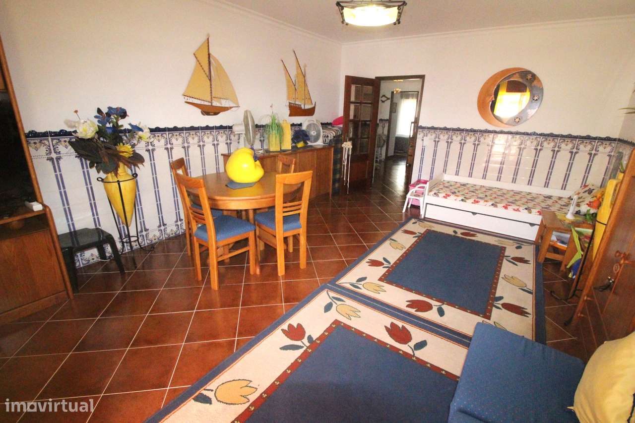 Armação de Pêra T2 Perto do mercado com Piscina, Garagem e Arrecadação-11