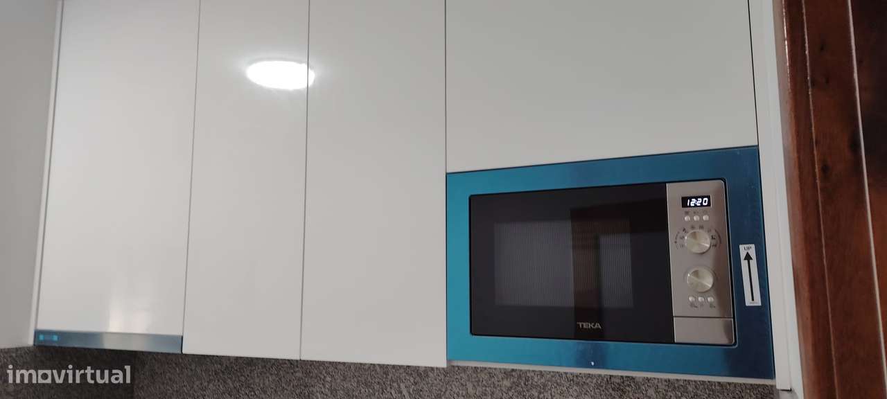 Apartamento T2  restaurado, área 100m2 - Grande imagem: 3/22