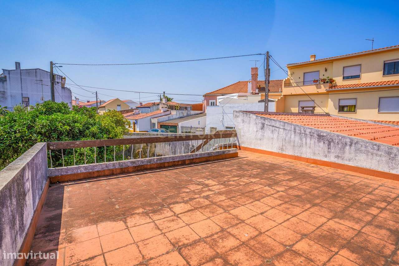 Moradia no Centro das Gaeiras. Uma casa única.-41