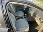 Ford Focus 1.6i 16V - 12