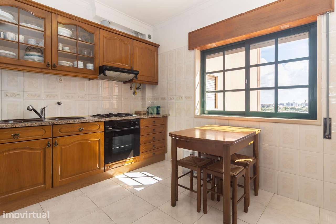 Apartamento T2 com Parqueamento, Elevador, Pronto a Habitar – Uma Opor-29