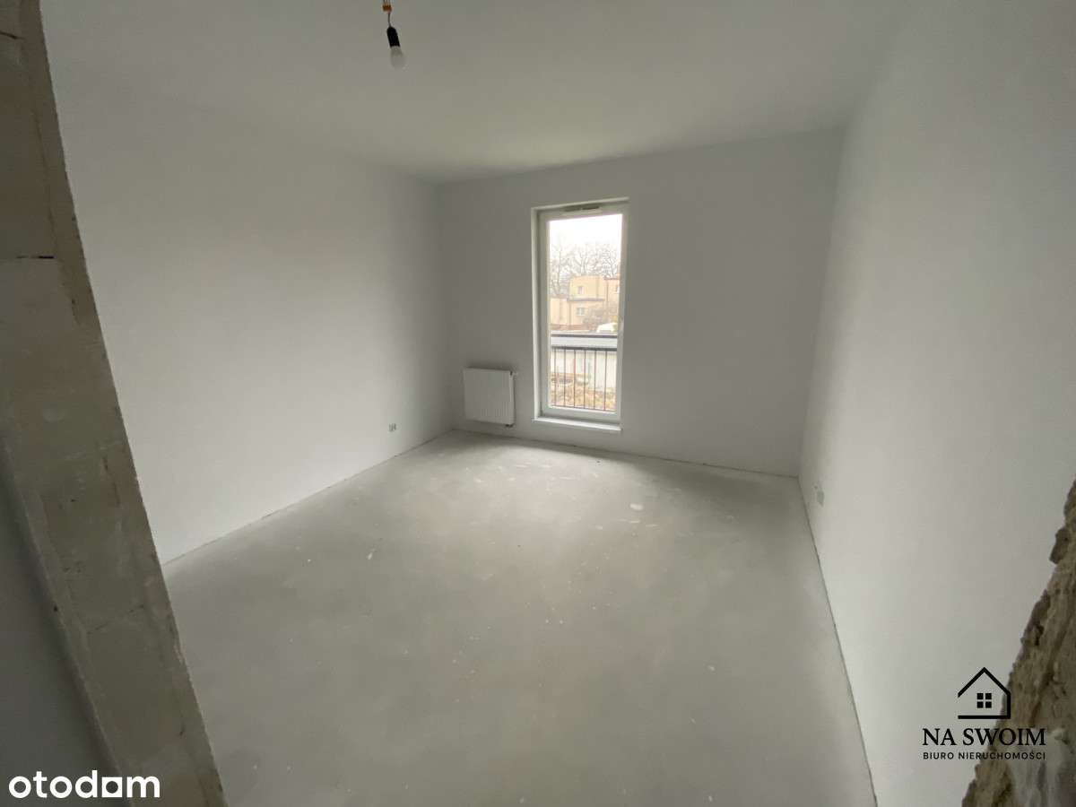 Nowoczesny dom z ogródkiem i garażem – 4 sypialnie-4