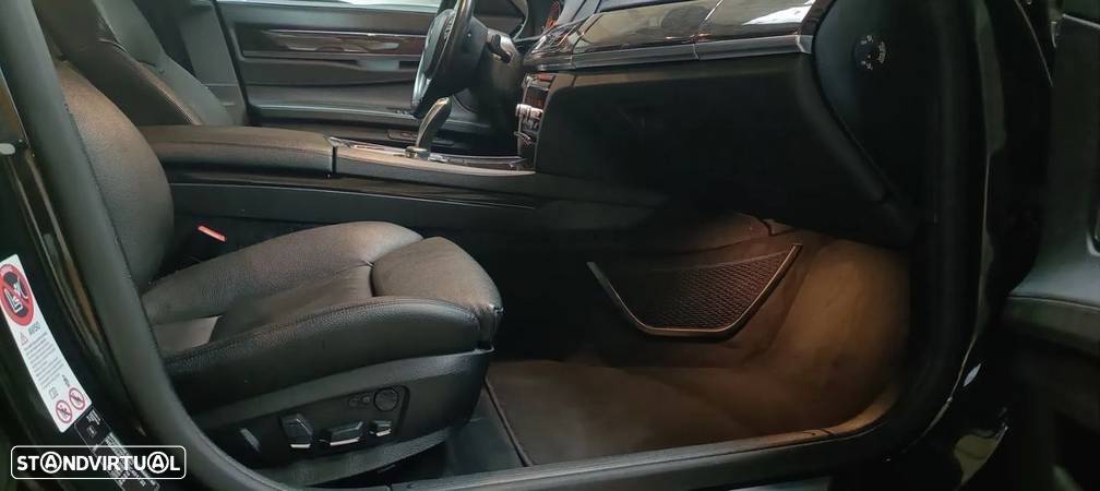 BMW 740 d - 16