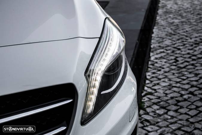 Mercedes-Benz A 180 d AMG Line - 8