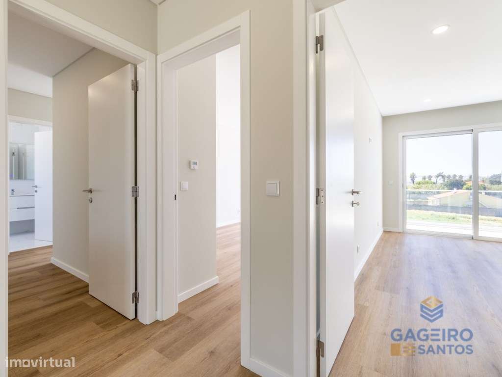 Moradia T4 com piscina, nova e pronta a habitar a 4 km da baía de S...-34