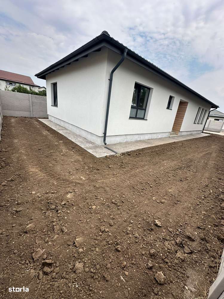 Casă Parter cu 4 Camere pe Teren de 325 mp | Preț 135.000 Euro - Imagine principală: 4/14