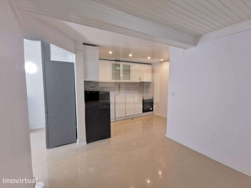 2 MORADIAS REMODELADAS COM 2 PISOS, VENDIDAS EM CONJUNTO - Grande imagem: 4/11