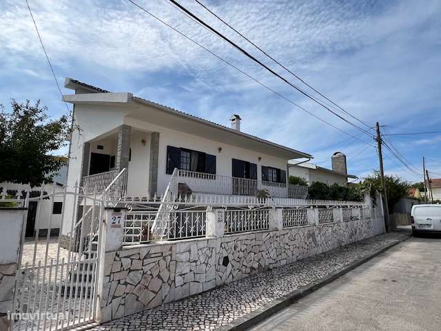 Moradia c/ Garagem, 692m2 de terreno, na Aroeira!-46