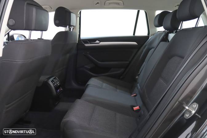 VW Passat Variant 1.6 TDI (BlueMotion ) DSG Comfortline - 9