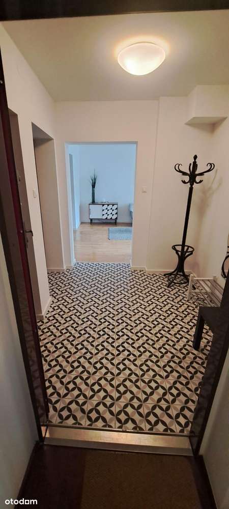 Przestronna kawalerka w samym centrum ! - Pełny obrazek: 4/7