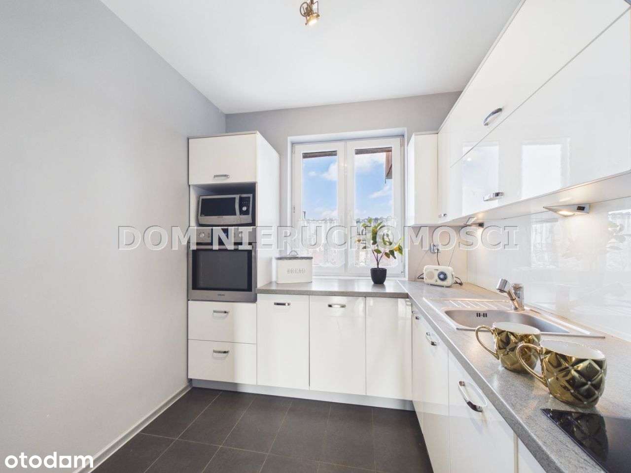 Przestronne, dwupokojowe mieszkanie na Jarotach!-7