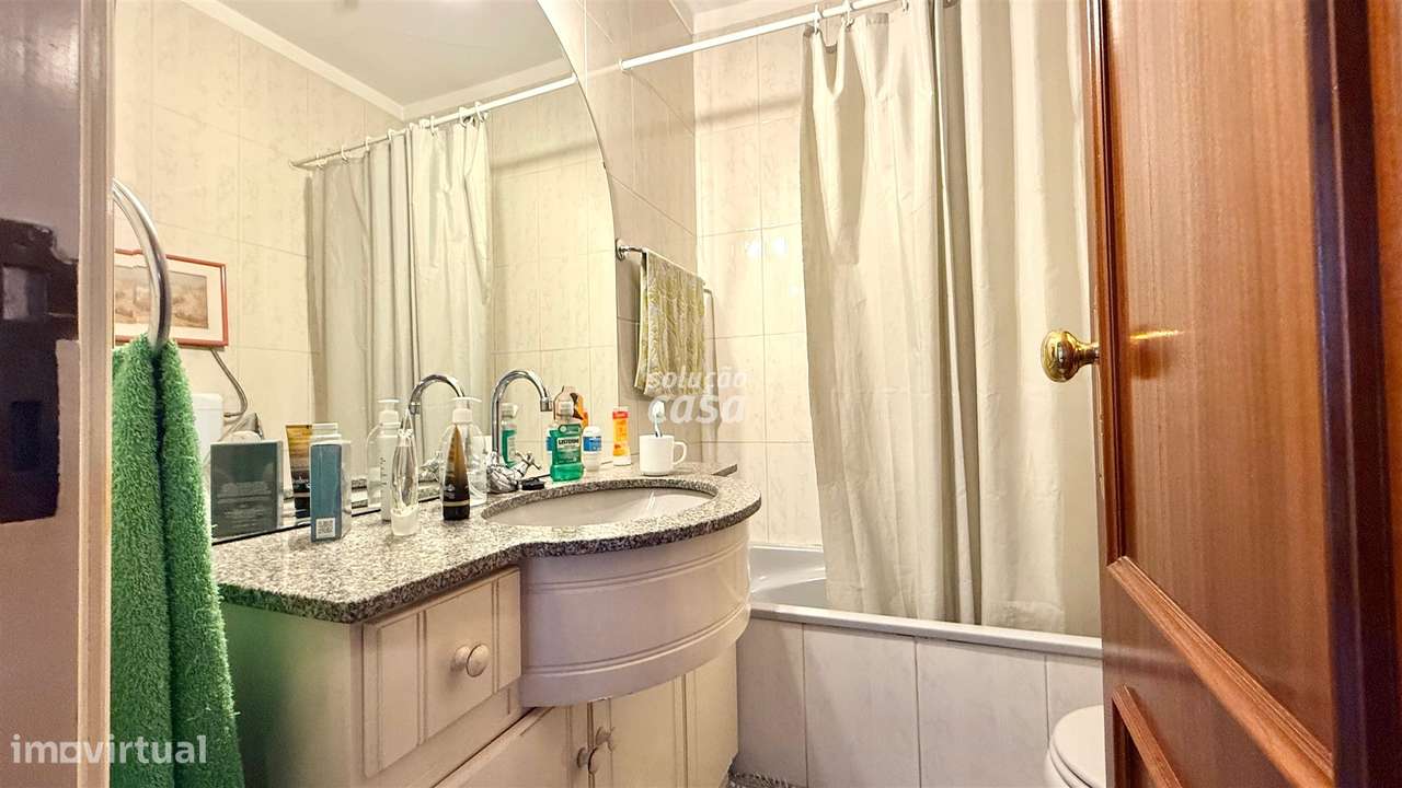 Apartamento T2+1 com Garagem, no Jardim Soares dos Reis!-26