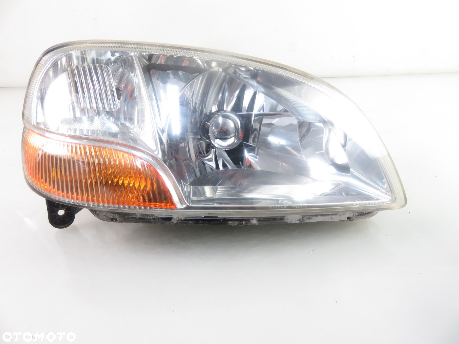 LAMPA PRAWA PRZEDNIA SUZUKI IGNIS - 12