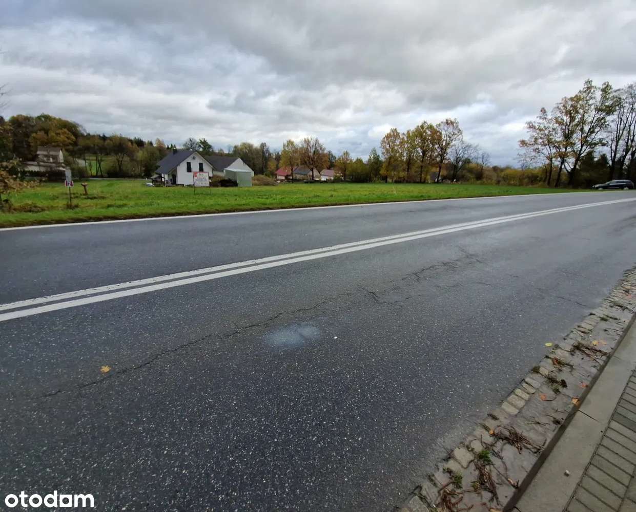 Na sprzedaż 3 działki budowlane o ogólnej powierzchni 5000 m2.-5