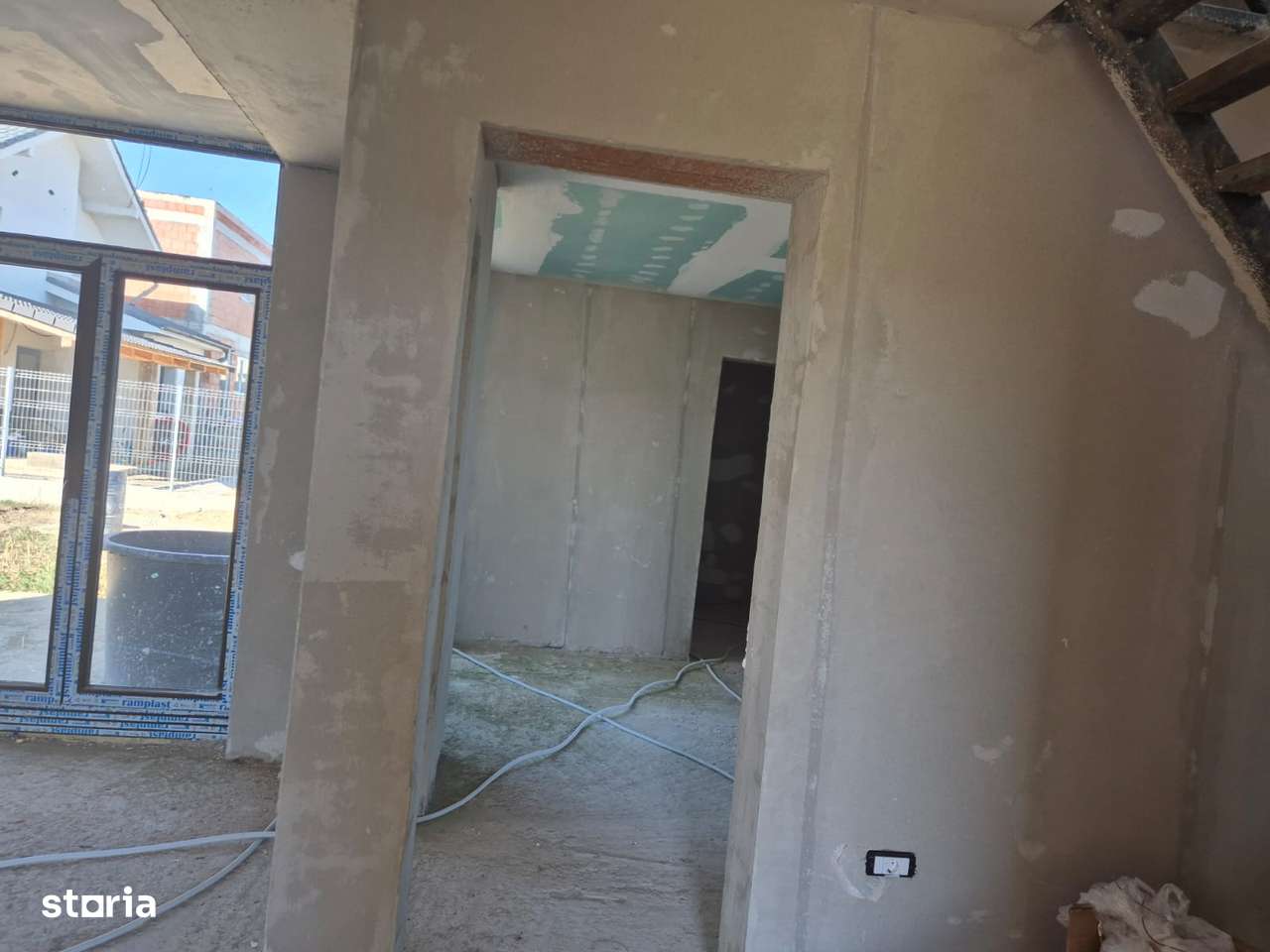 Casa la gri in Fantanele - Imagine principală: 5/15