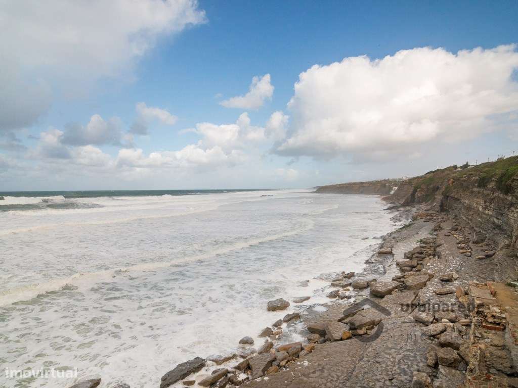 Moradia V4 em condomínio fechado no centro da Ericeira, com garagem.-46