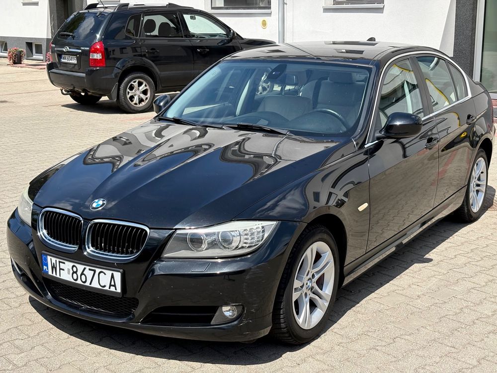 BMW 3 Series E90/E91/E92/E93 318i Edition Exclusive 2012