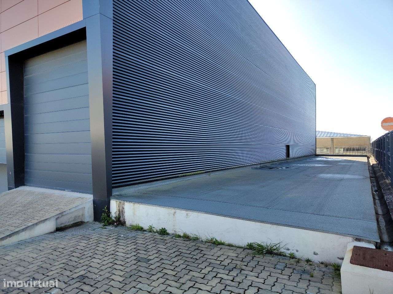 Armazém 1596m2 em 2 pisos, Zona Industrial da Feiteira, Grijó - Grande imagem: 5/7