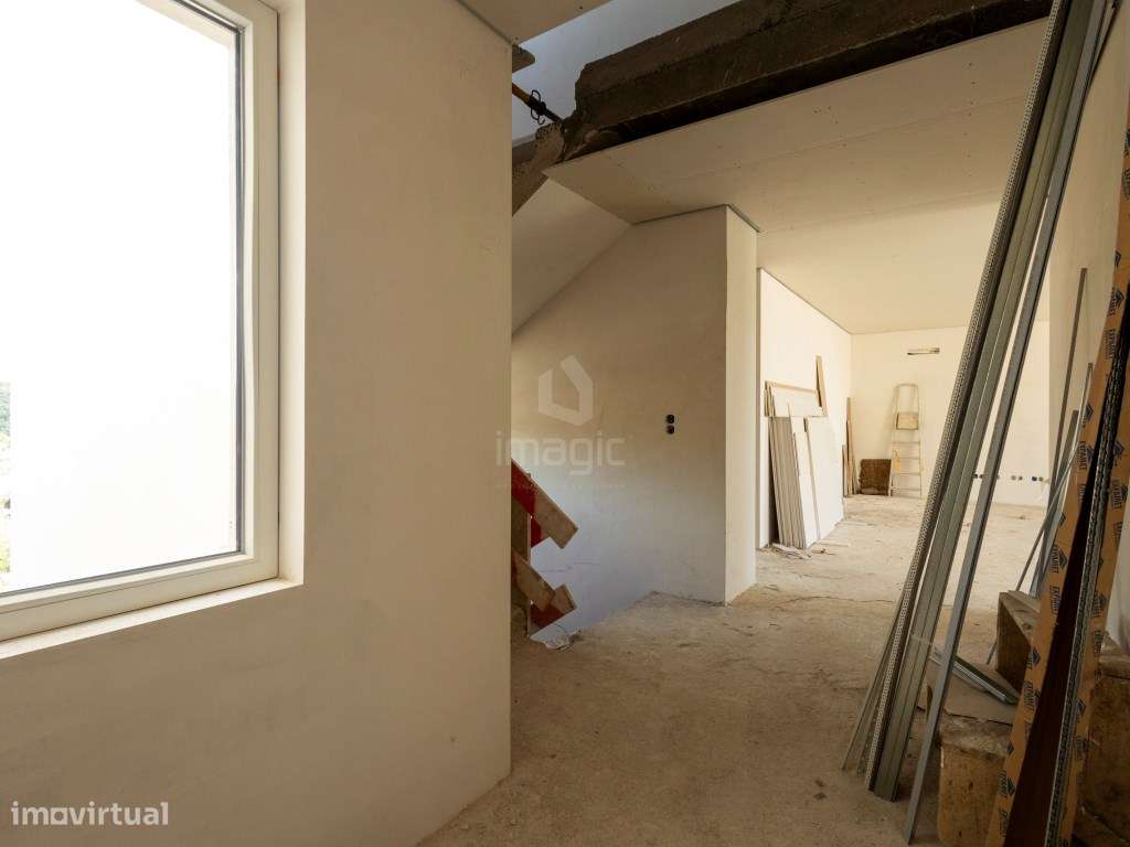 Moradia T4 nova com piscina e de Design moderno, em Mafra.-4