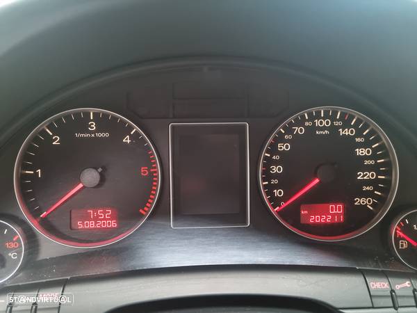 Audi A4 2.0 TDI Advance - 19