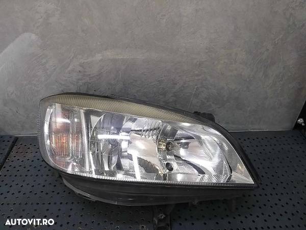 Far dreapta opel zafira a 90582022 67716821 - 1