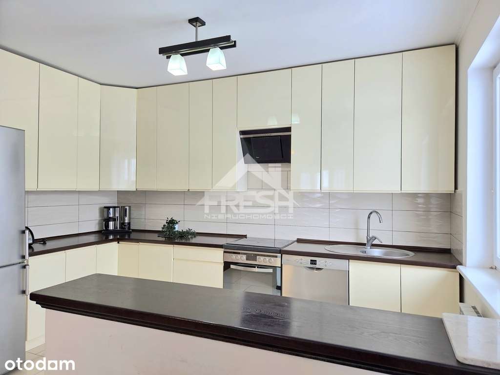 Dom w Bladowie z dużym ogrodem i tarasem-5