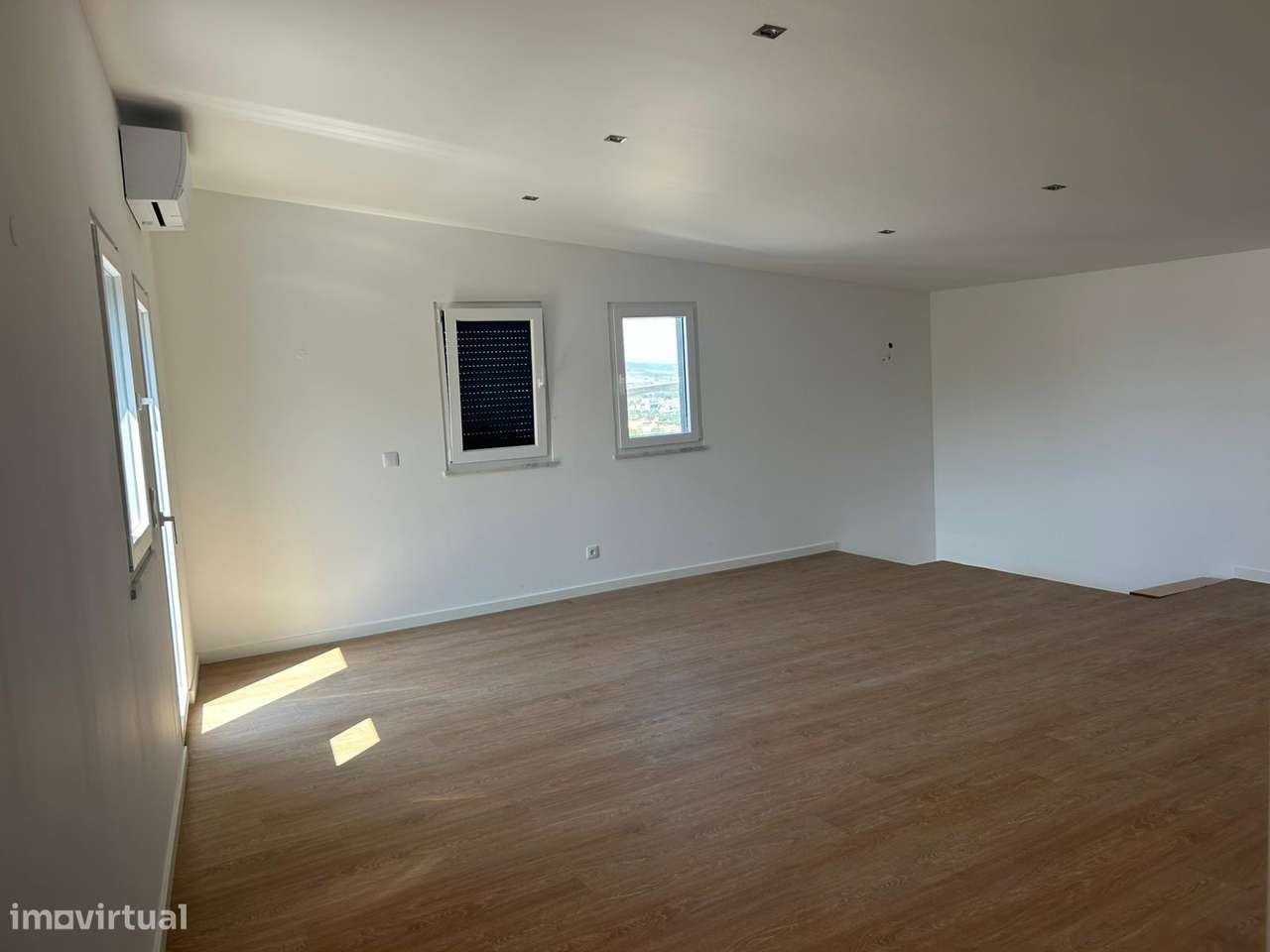 T3 +1 Duplex NOVO no Empreendimento Varandas do Pinheiro-37