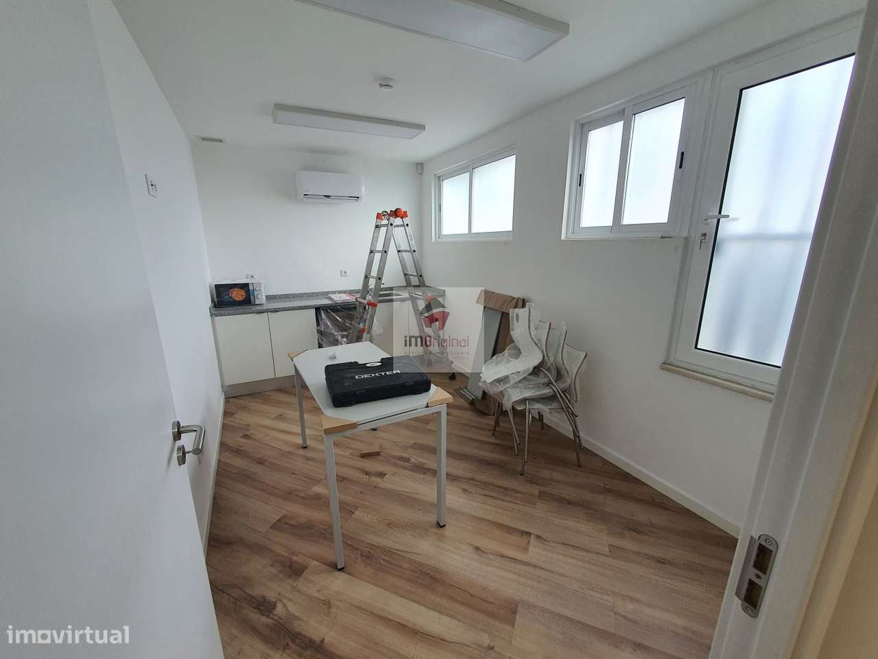 Loja / escritório junto Metro / Câmara de Gaia-20