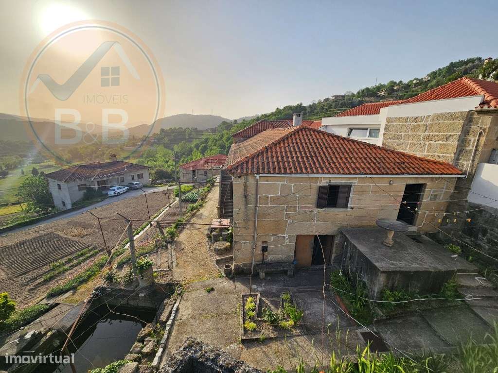Moradia T4, em pedra, com terreno de 2.366 m² e Espigueiro datado d...-54