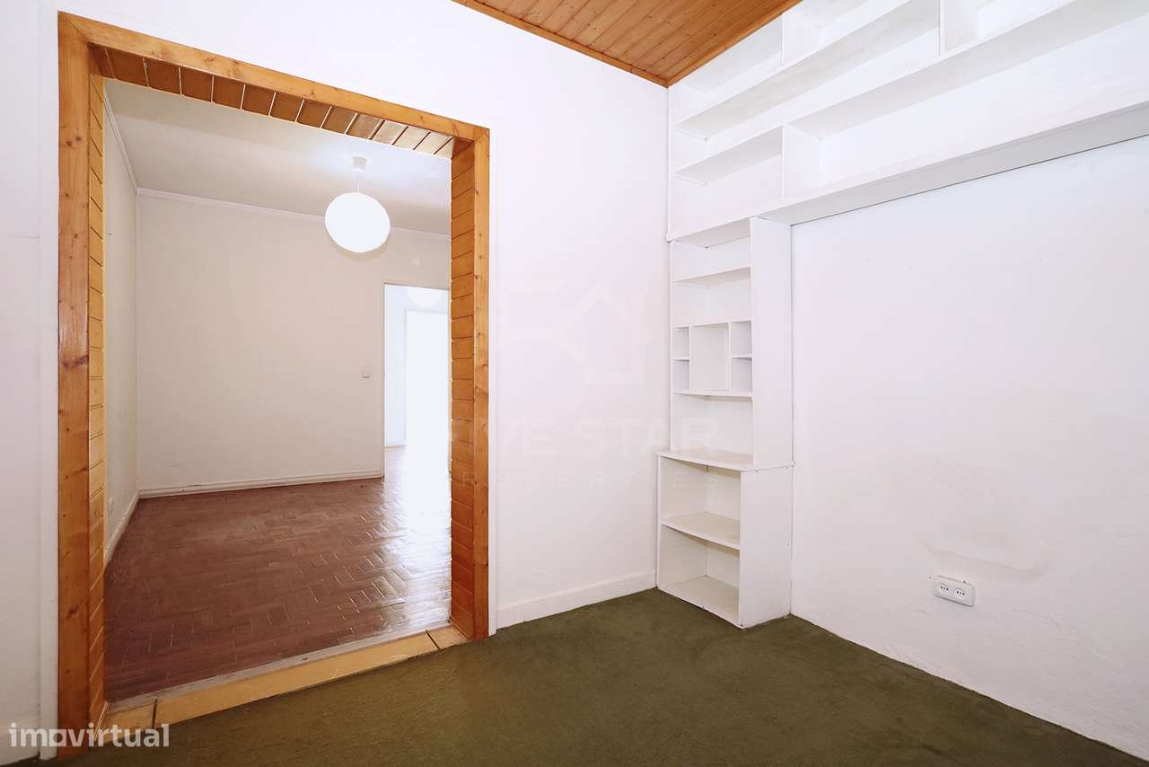 T4 Duplex - Parede - Vista Mar - Varanda - Garagem - Para Renovação-38