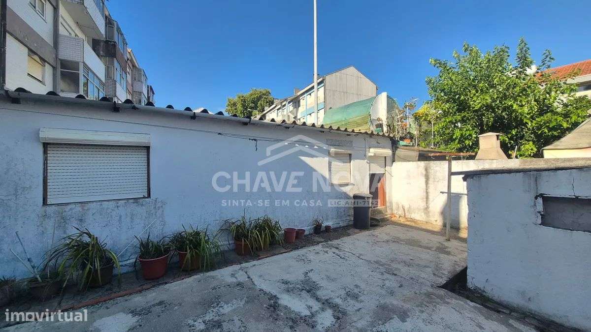 Moradia T2+1 c/garagem em Mafamude  (Urbanização do Cedro, Mafamude)-25