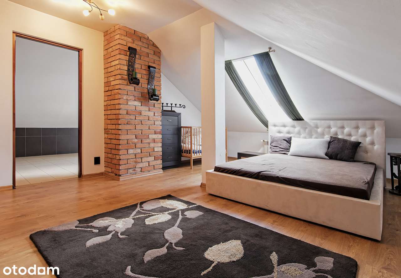 Wyjatkowy dom jednorodzinny na dużej działce-10