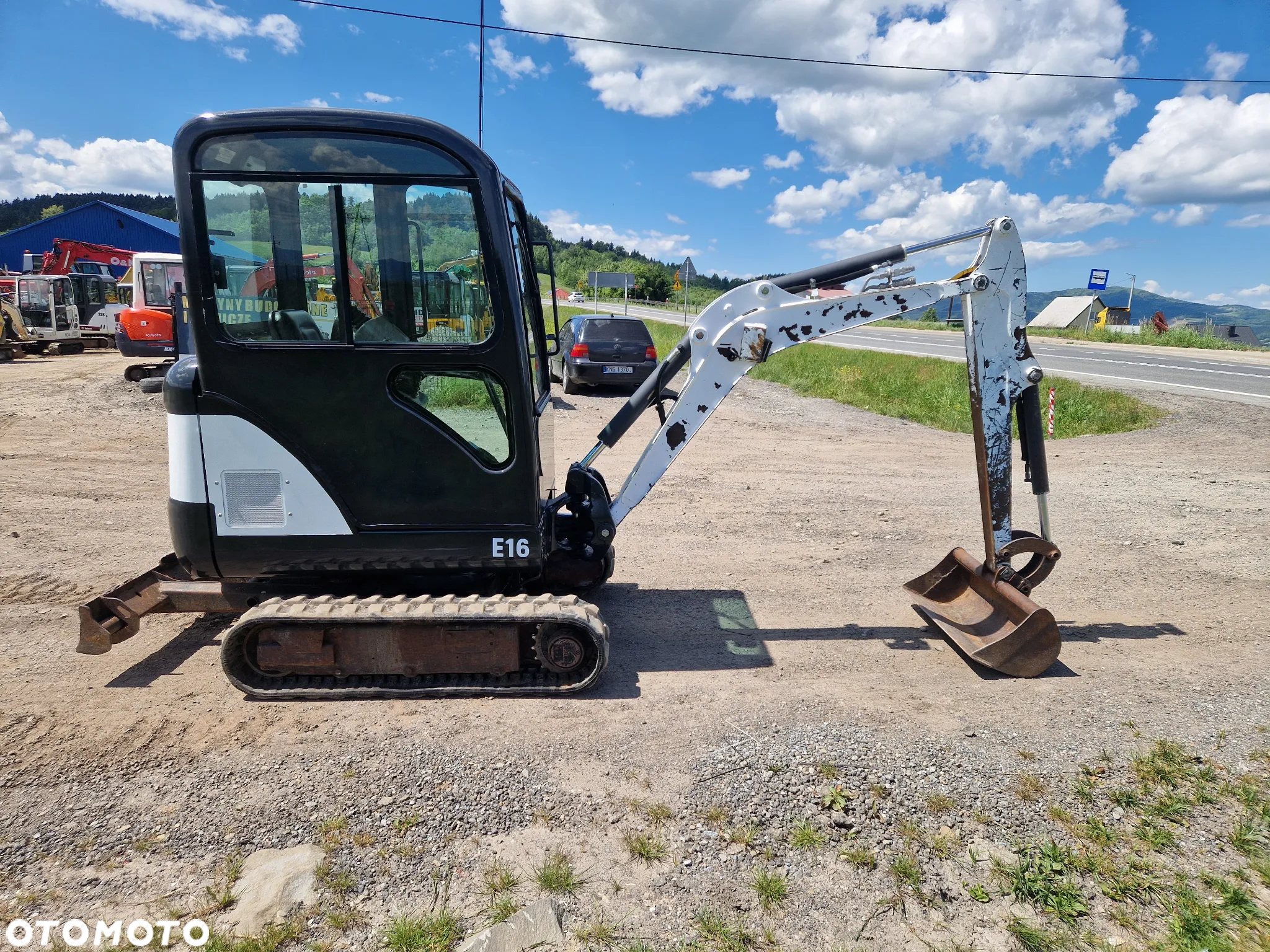 Bobcat E16 - 9