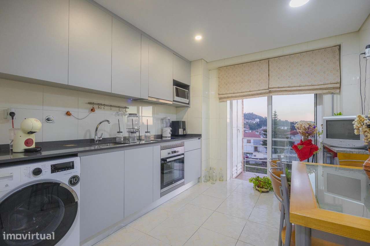 Apartamento T2, Gondomar, com varanda e 2 lugares de garagem-8