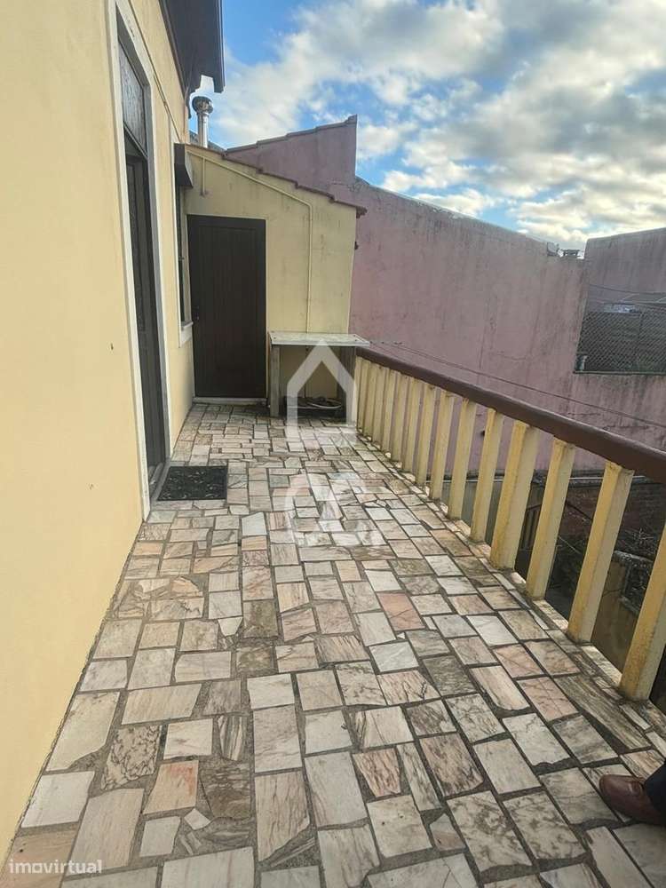 Oportunidade de investimento----Prédio de rés-do-chão e 1º andar compo-12
